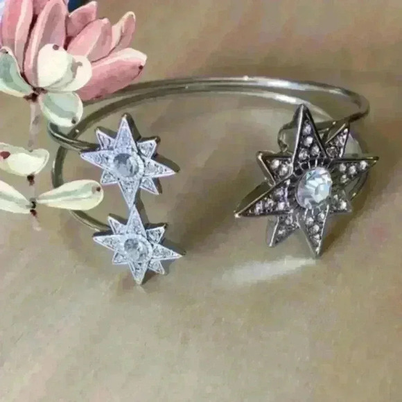 Jewelry - 🏖️ Summer Jewelry Sale!! Cuff bracelet Silver stars ✨